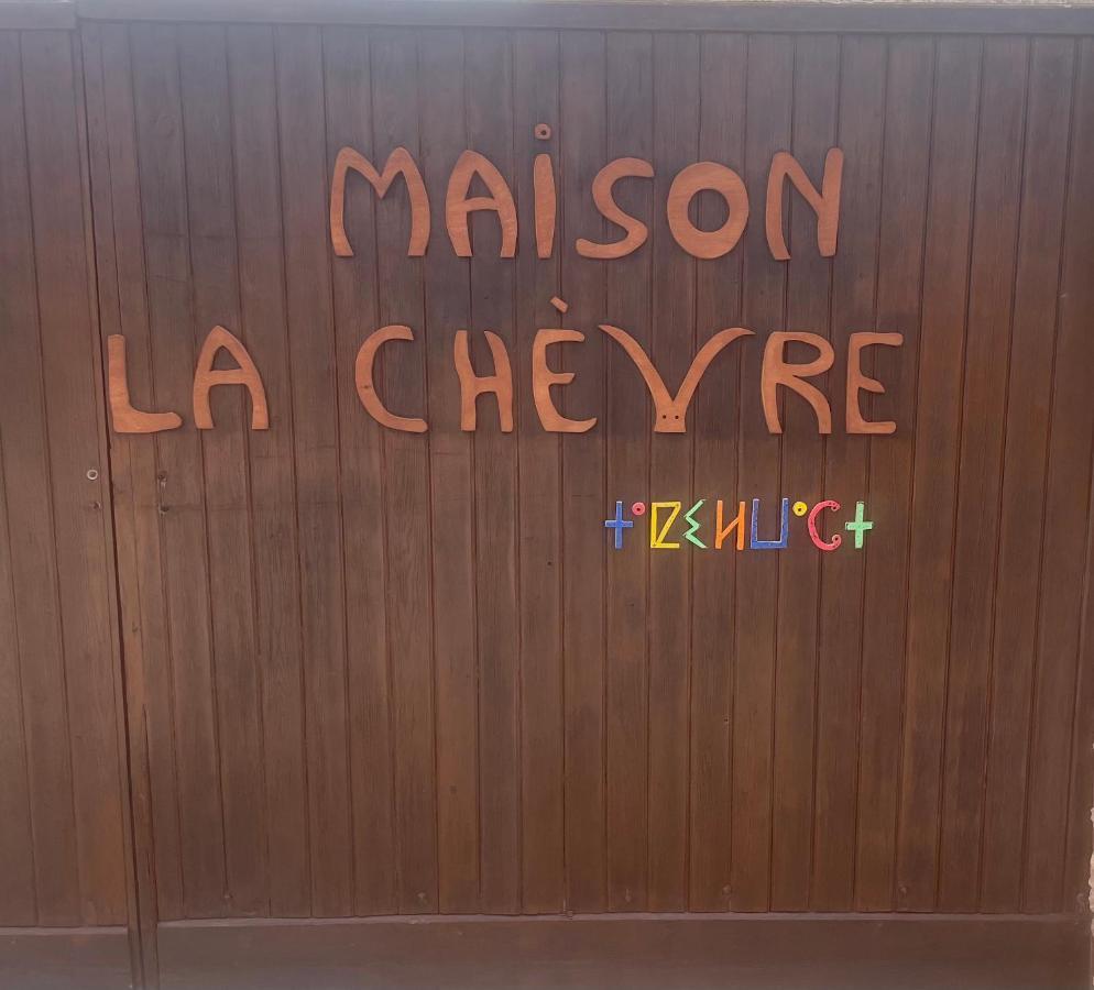 Maison La Chevre Hotel Szavíra Kültér fotó