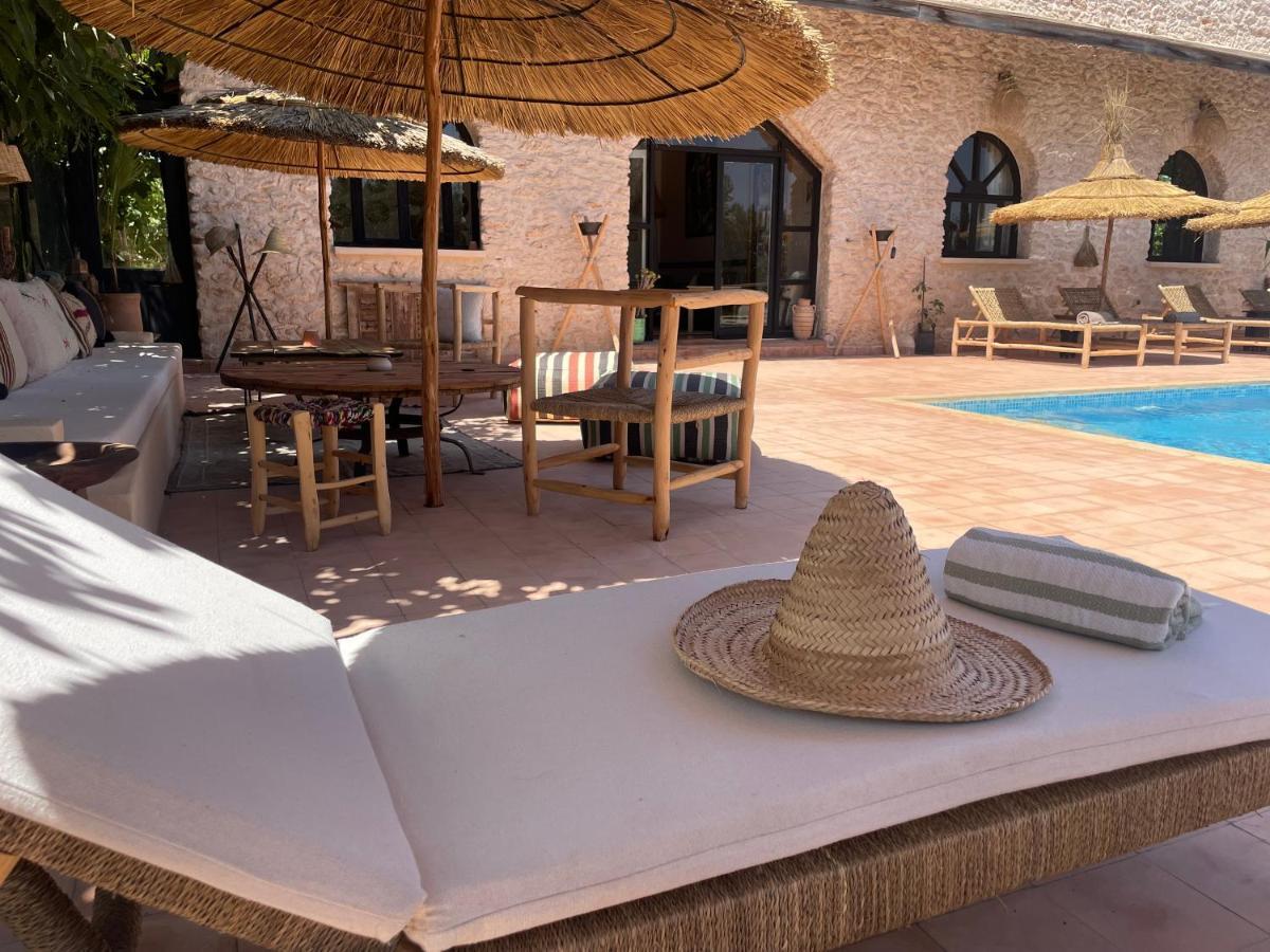 Maison La Chevre Hotel Szavíra Kültér fotó