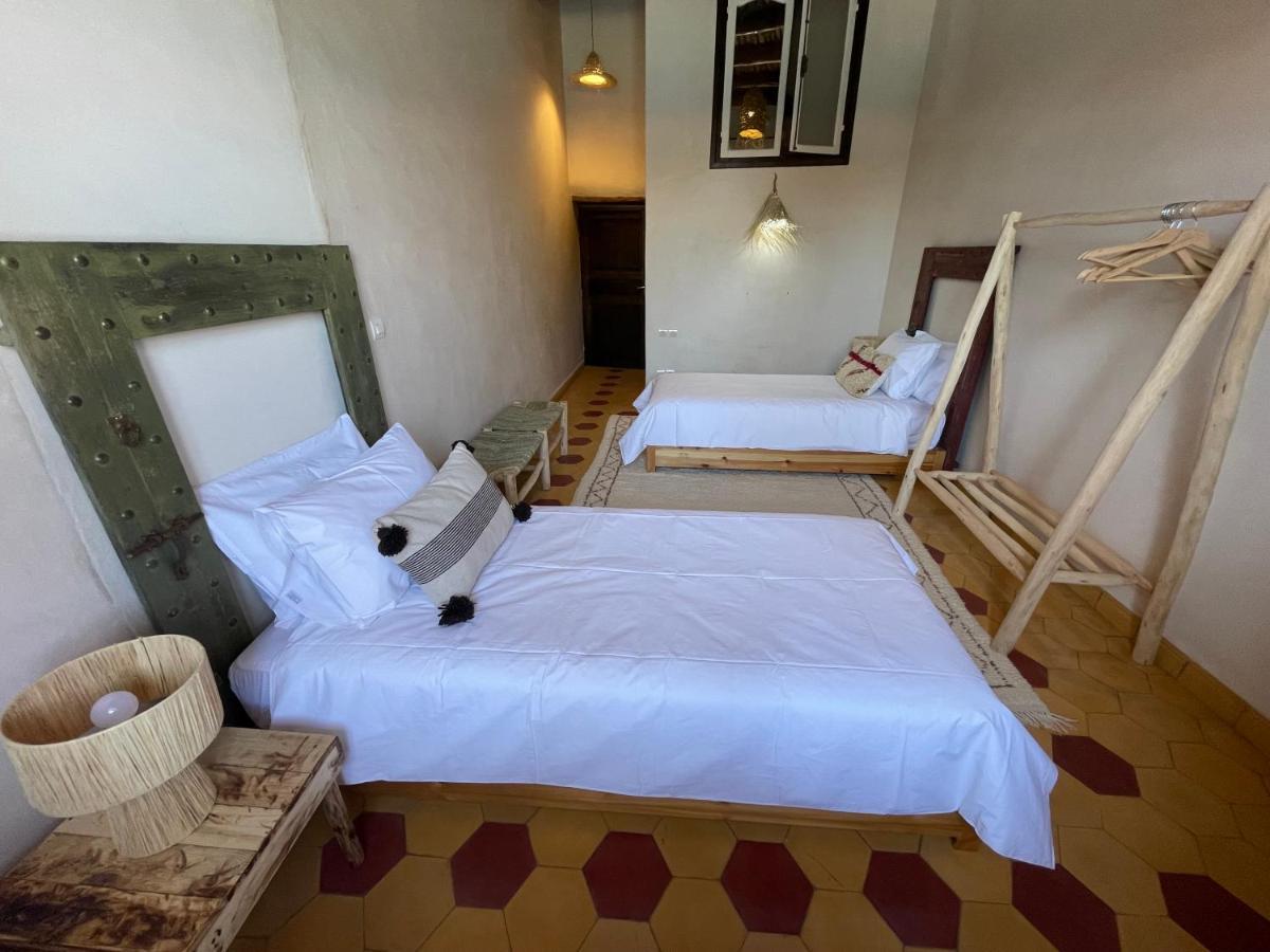 Maison La Chevre Hotel Szavíra Kültér fotó