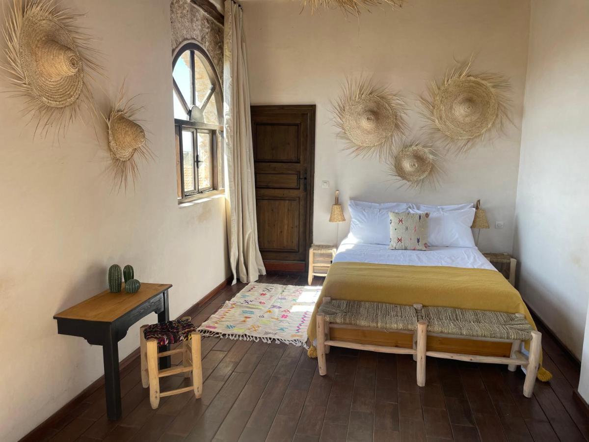 Maison La Chevre Hotel Szavíra Kültér fotó