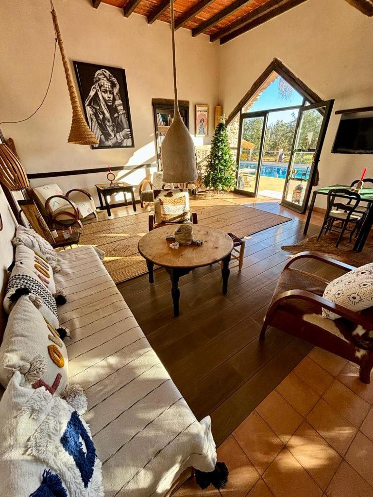 Maison La Chevre Hotel Szavíra Kültér fotó